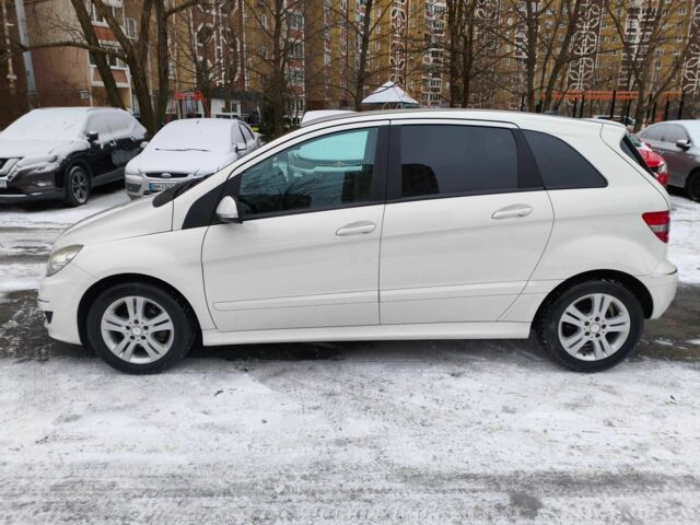 Белый Мерседес Б-класс, объемом двигателя 1.7 л и пробегом 28 тыс. км за 10400 $, фото 7 на Automoto.ua