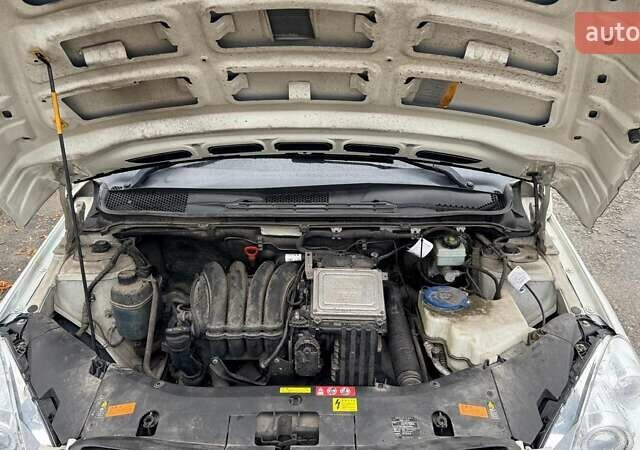 Білий Мерседес Б-клас, об'ємом двигуна 1.7 л та пробігом 193 тис. км за 8700 $, фото 4 на Automoto.ua