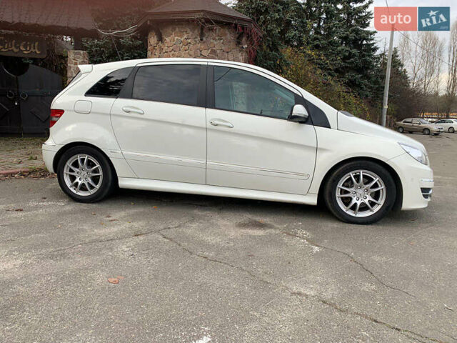 Белый Мерседес Б-класс, объемом двигателя 2 л и пробегом 85 тыс. км за 9100 $, фото 29 на Automoto.ua