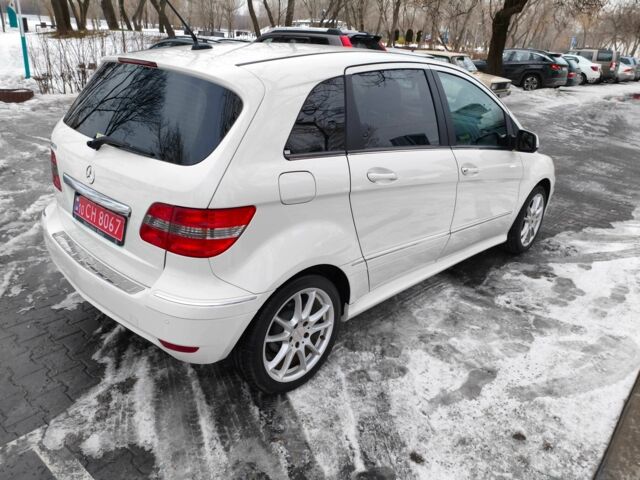Белый Мерседес Б-класс, объемом двигателя 1.7 л и пробегом 138 тыс. км за 9300 $, фото 2 на Automoto.ua