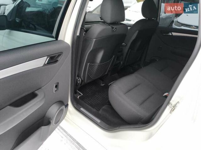 Білий Мерседес Б-клас, об'ємом двигуна 1.7 л та пробігом 28 тис. км за 10400 $, фото 19 на Automoto.ua