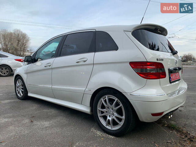 Белый Мерседес Б-класс, объемом двигателя 2 л и пробегом 85 тыс. км за 9100 $, фото 13 на Automoto.ua