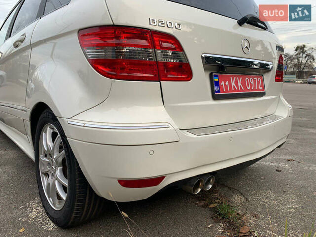 Белый Мерседес Б-класс, объемом двигателя 2 л и пробегом 85 тыс. км за 9100 $, фото 11 на Automoto.ua