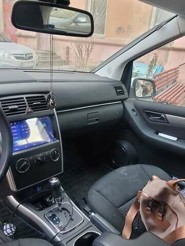 Білий Мерседес Б-клас, об'ємом двигуна 1.7 л та пробігом 141 тис. км за 9400 $, фото 5 на Automoto.ua