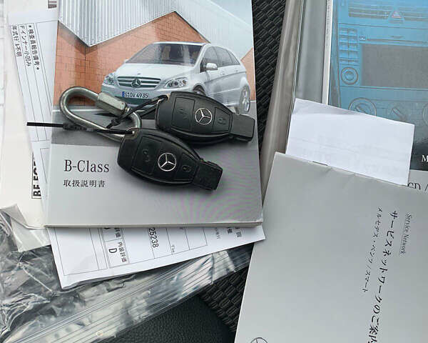 Белый Мерседес Б-класс, объемом двигателя 2 л и пробегом 85 тыс. км за 9100 $, фото 27 на Automoto.ua