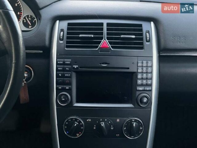 Білий Мерседес Б-клас, об'ємом двигуна 1.7 л та пробігом 124 тис. км за 8600 $, фото 16 на Automoto.ua