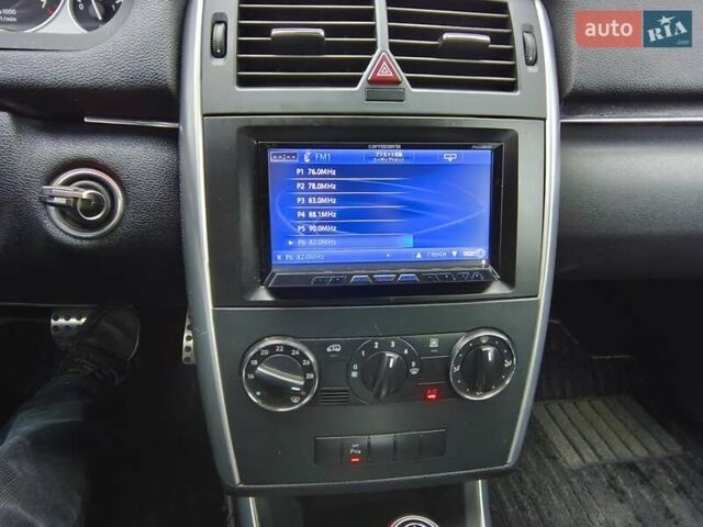 Белый Мерседес Б-класс, объемом двигателя 1.7 л и пробегом 138 тыс. км за 9300 $, фото 26 на Automoto.ua