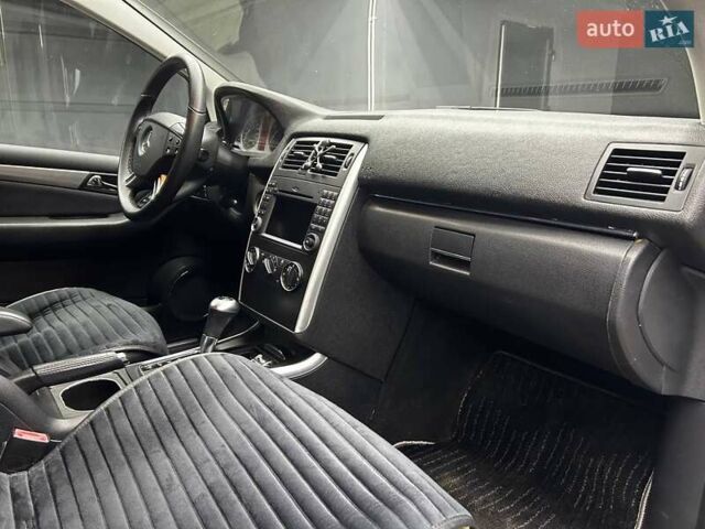 Білий Мерседес Б-клас, об'ємом двигуна 1.7 л та пробігом 124 тис. км за 8100 $, фото 21 на Automoto.ua