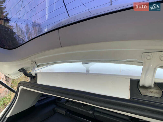 Белый Мерседес Б-класс, объемом двигателя 2 л и пробегом 85 тыс. км за 9100 $, фото 24 на Automoto.ua