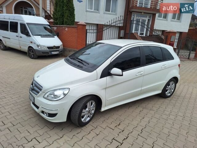 Белый Мерседес Б-класс, объемом двигателя 1.8 л и пробегом 97 тыс. км за 9300 $, фото 15 на Automoto.ua