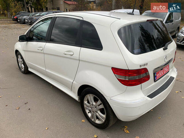 Белый Мерседес Б-класс, объемом двигателя 1.7 л и пробегом 50 тыс. км за 8600 $, фото 8 на Automoto.ua