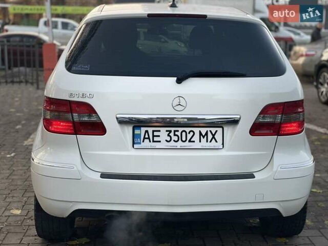 Білий Мерседес Б-клас, об'ємом двигуна 1.7 л та пробігом 124 тис. км за 8600 $, фото 4 на Automoto.ua
