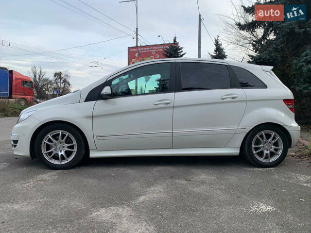 Белый Мерседес Б-класс, объемом двигателя 2 л и пробегом 85 тыс. км за 9100 $, фото 31 на Automoto.ua