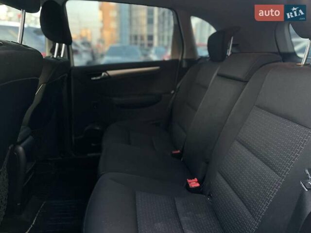 Білий Мерседес Б-клас, об'ємом двигуна 1.7 л та пробігом 124 тис. км за 8600 $, фото 19 на Automoto.ua