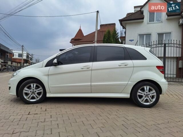 Белый Мерседес Б-класс, объемом двигателя 1.8 л и пробегом 97 тыс. км за 9300 $, фото 13 на Automoto.ua