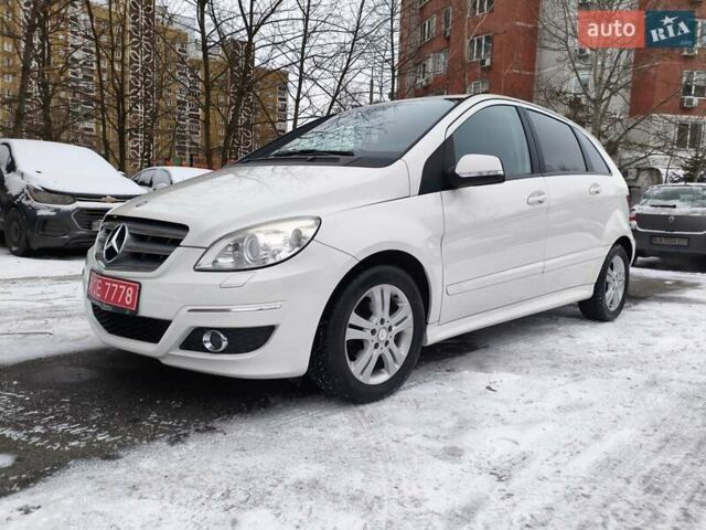 Білий Мерседес Б-клас, об'ємом двигуна 1.7 л та пробігом 28 тис. км за 10400 $, фото 1 на Automoto.ua