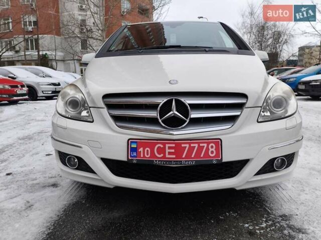 Білий Мерседес Б-клас, об'ємом двигуна 1.7 л та пробігом 28 тис. км за 10400 $, фото 3 на Automoto.ua