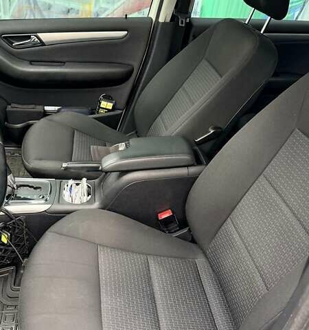 Білий Мерседес Б-клас, об'ємом двигуна 1.7 л та пробігом 193 тис. км за 8700 $, фото 9 на Automoto.ua