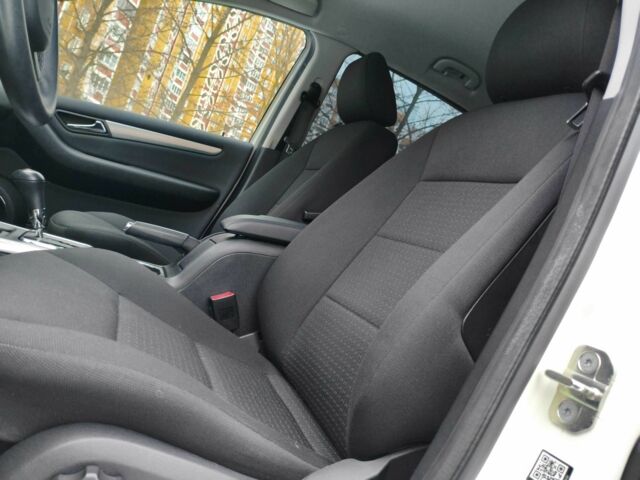 Белый Мерседес Б-класс, объемом двигателя 1.7 л и пробегом 28 тыс. км за 10400 $, фото 19 на Automoto.ua