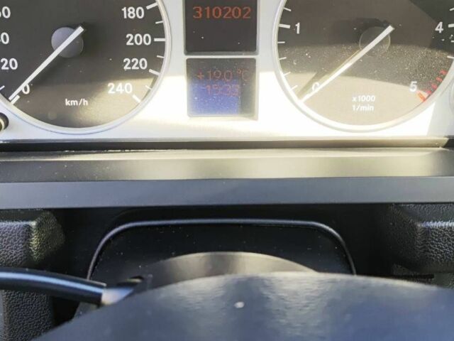 Белый Мерседес Б-класс, объемом двигателя 2 л и пробегом 310 тыс. км за 7500 $, фото 1 на Automoto.ua