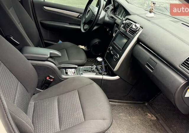 Білий Мерседес Б-клас, об'ємом двигуна 1.7 л та пробігом 193 тис. км за 8700 $, фото 10 на Automoto.ua