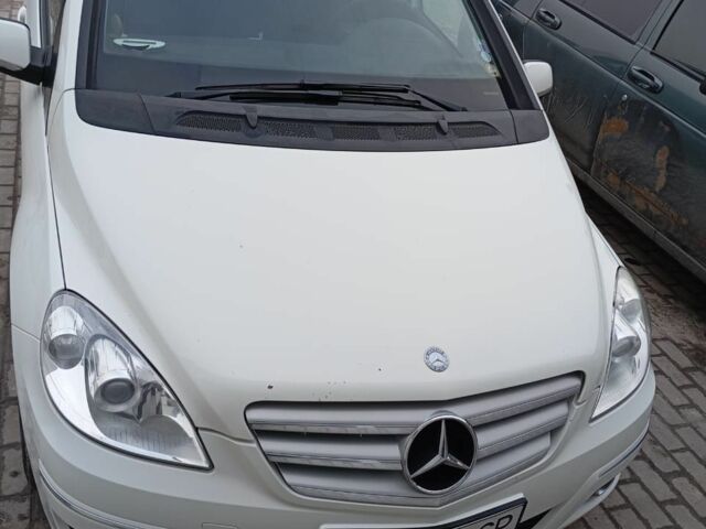 Белый Мерседес Б-класс, объемом двигателя 2 л и пробегом 310 тыс. км за 7500 $, фото 8 на Automoto.ua