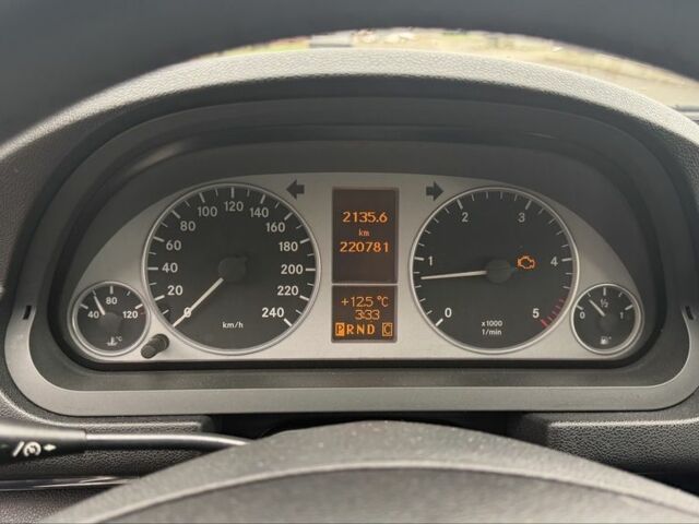 Білий Мерседес Б-клас, об'ємом двигуна 2 л та пробігом 240 тис. км за 3600 $, фото 6 на Automoto.ua