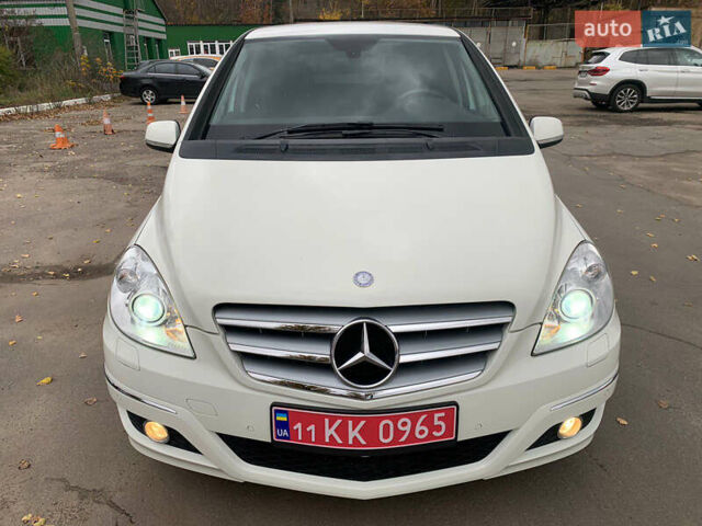 Белый Мерседес Б-класс, объемом двигателя 1.7 л и пробегом 50 тыс. км за 8600 $, фото 1 на Automoto.ua