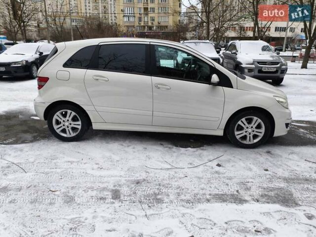 Білий Мерседес Б-клас, об'ємом двигуна 1.7 л та пробігом 28 тис. км за 10400 $, фото 6 на Automoto.ua