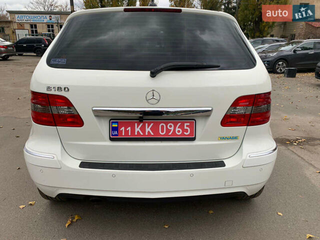 Белый Мерседес Б-класс, объемом двигателя 1.7 л и пробегом 50 тыс. км за 8600 $, фото 7 на Automoto.ua