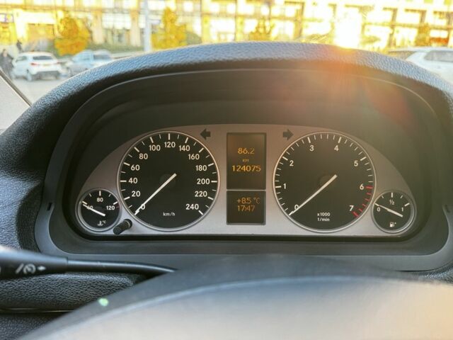 Білий Мерседес Б-клас, об'ємом двигуна 1.7 л та пробігом 124 тис. км за 8200 $, фото 7 на Automoto.ua