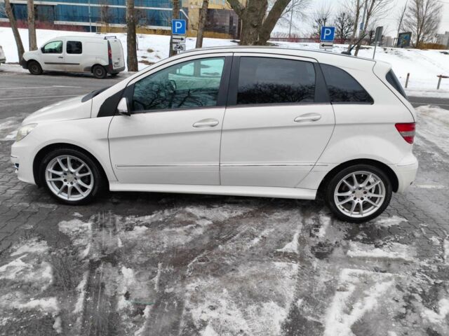 Белый Мерседес Б-класс, объемом двигателя 1.7 л и пробегом 138 тыс. км за 9300 $, фото 5 на Automoto.ua