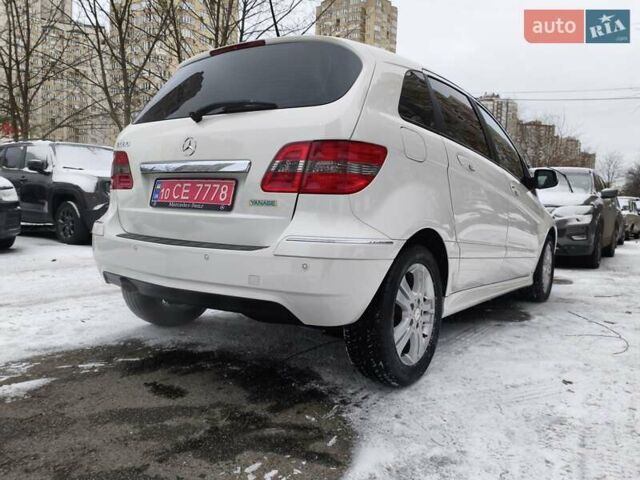 Білий Мерседес Б-клас, об'ємом двигуна 1.7 л та пробігом 28 тис. км за 10400 $, фото 8 на Automoto.ua