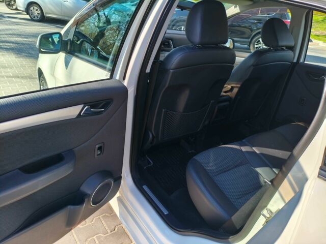 Білий Мерседес Б-клас, об'ємом двигуна 1.7 л та пробігом 127 тис. км за 9200 $, фото 9 на Automoto.ua