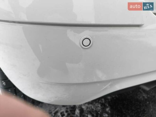Білий Мерседес Б-клас, об'ємом двигуна 1.7 л та пробігом 28 тис. км за 10400 $, фото 31 на Automoto.ua