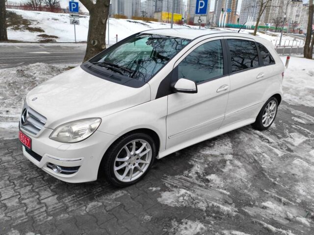 Белый Мерседес Б-класс, объемом двигателя 1.7 л и пробегом 138 тыс. км за 9300 $, фото 6 на Automoto.ua