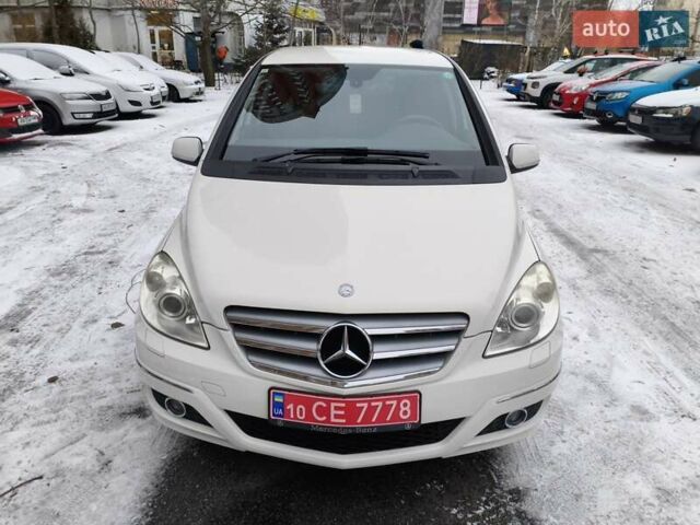 Білий Мерседес Б-клас, об'ємом двигуна 1.7 л та пробігом 28 тис. км за 10400 $, фото 2 на Automoto.ua