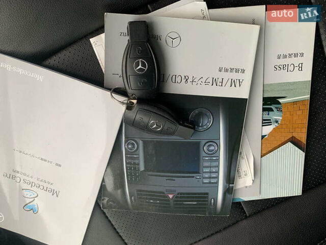 Белый Мерседес Б-класс, объемом двигателя 1.7 л и пробегом 50 тыс. км за 8600 $, фото 22 на Automoto.ua