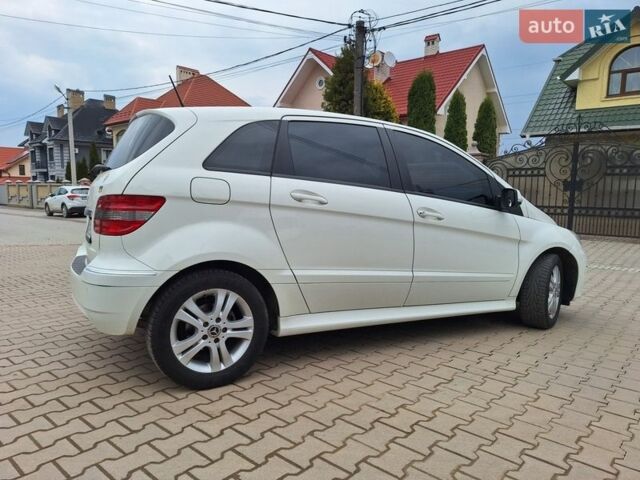 Белый Мерседес Б-класс, объемом двигателя 1.8 л и пробегом 97 тыс. км за 9300 $, фото 3 на Automoto.ua