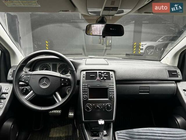 Білий Мерседес Б-клас, об'ємом двигуна 1.7 л та пробігом 124 тис. км за 8100 $, фото 13 на Automoto.ua