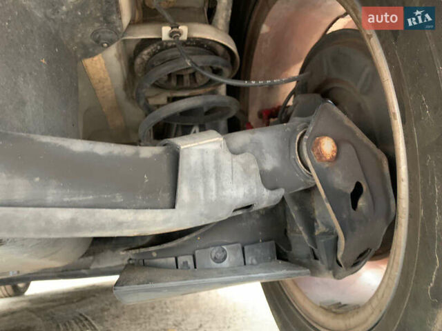 Белый Мерседес Б-класс, объемом двигателя 1.7 л и пробегом 50 тыс. км за 8600 $, фото 31 на Automoto.ua