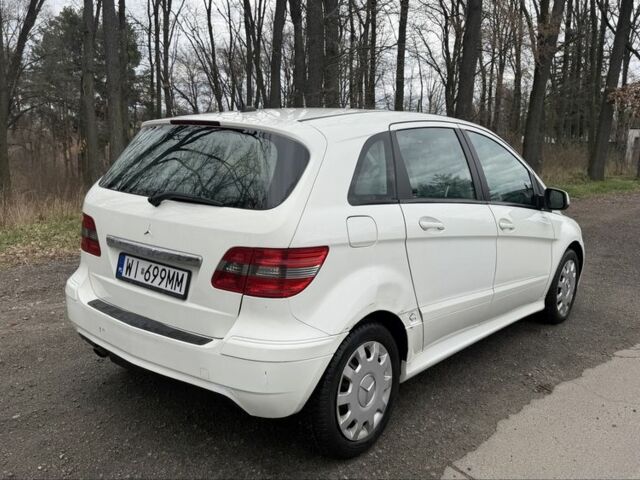 Білий Мерседес Б-клас, об'ємом двигуна 2 л та пробігом 240 тис. км за 3600 $, фото 3 на Automoto.ua