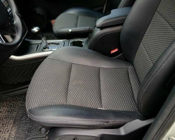 Білий Мерседес Б-клас, об'ємом двигуна 1.7 л та пробігом 115 тис. км за 8800 $, фото 4 на Automoto.ua