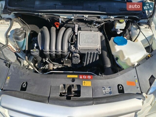 Белый Мерседес Б-класс, объемом двигателя 1.7 л и пробегом 127 тыс. км за 9200 $, фото 33 на Automoto.ua