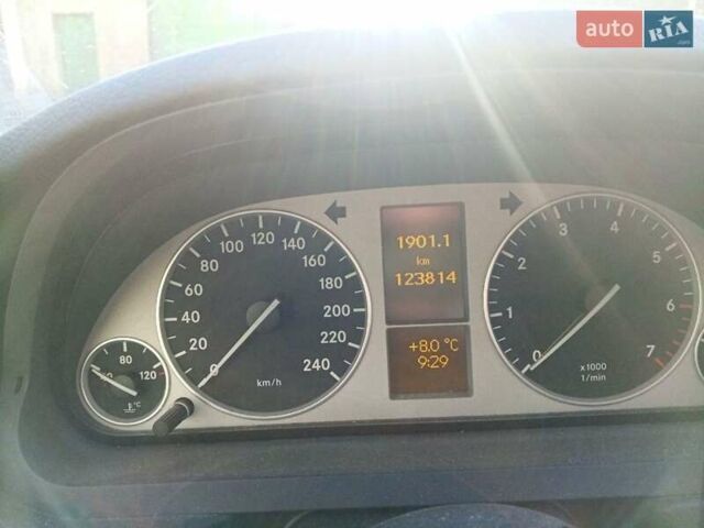 Белый Мерседес Б-класс, объемом двигателя 1.7 л и пробегом 124 тыс. км за 9000 $, фото 6 на Automoto.ua