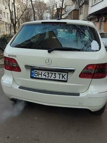 Білий Мерседес Б-клас, об'ємом двигуна 1.7 л та пробігом 141 тис. км за 9400 $, фото 2 на Automoto.ua