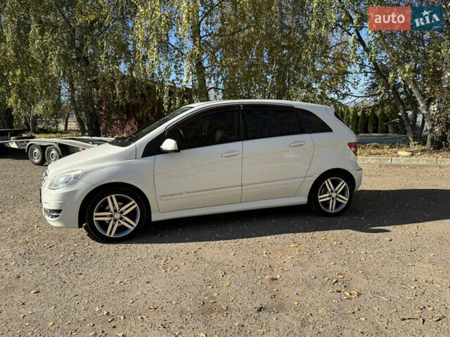 Білий Мерседес Б-клас, об'ємом двигуна 1.7 л та пробігом 98 тис. км за 9799 $, фото 3 на Automoto.ua
