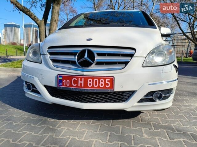 Белый Мерседес Б-класс, объемом двигателя 1.7 л и пробегом 127 тыс. км за 9200 $, фото 13 на Automoto.ua