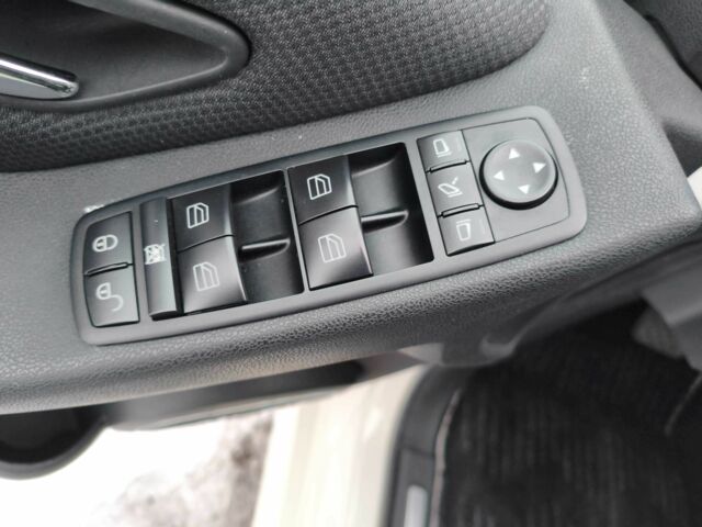 Белый Мерседес Б-класс, объемом двигателя 1.7 л и пробегом 28 тыс. км за 10400 $, фото 13 на Automoto.ua