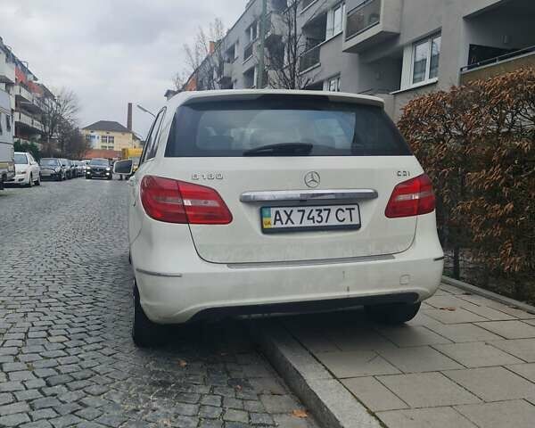 Білий Мерседес Б-клас, об'ємом двигуна 1.8 л та пробігом 134 тис. км за 12018 $, фото 1 на Automoto.ua